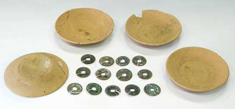 �o�y�i�@�J�����P�Ɗ��i�ʕ�