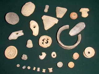 �y������