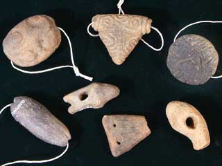 �y������