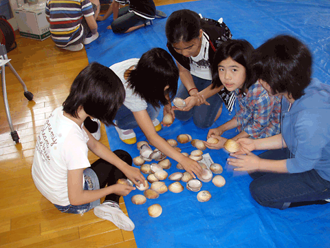 �L�ւ̍ޗ����ᖡ���鎙������